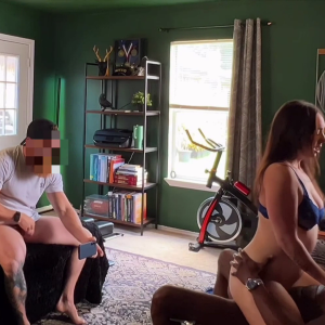 Cuck hubby with little penis filmed a video of his hotwife